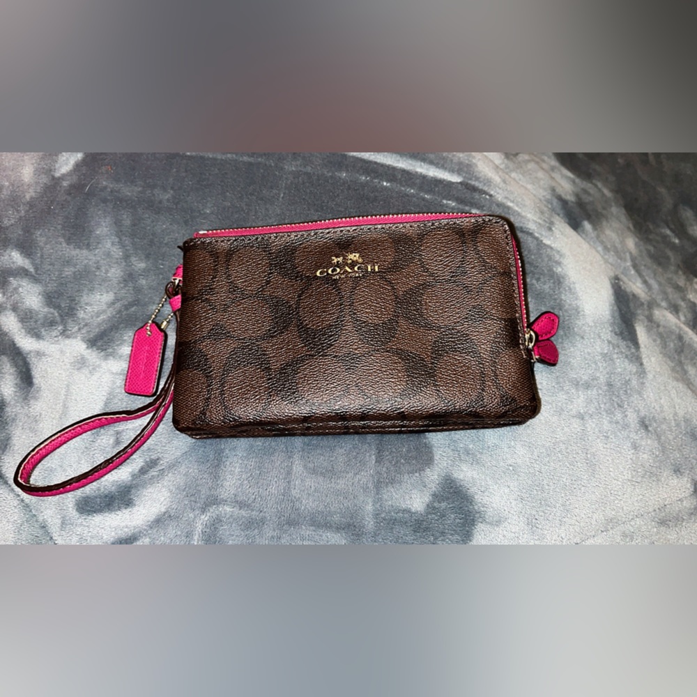 COACH Signature Double Corner Zip Wristlet in Brown/pink. NEVER USE
